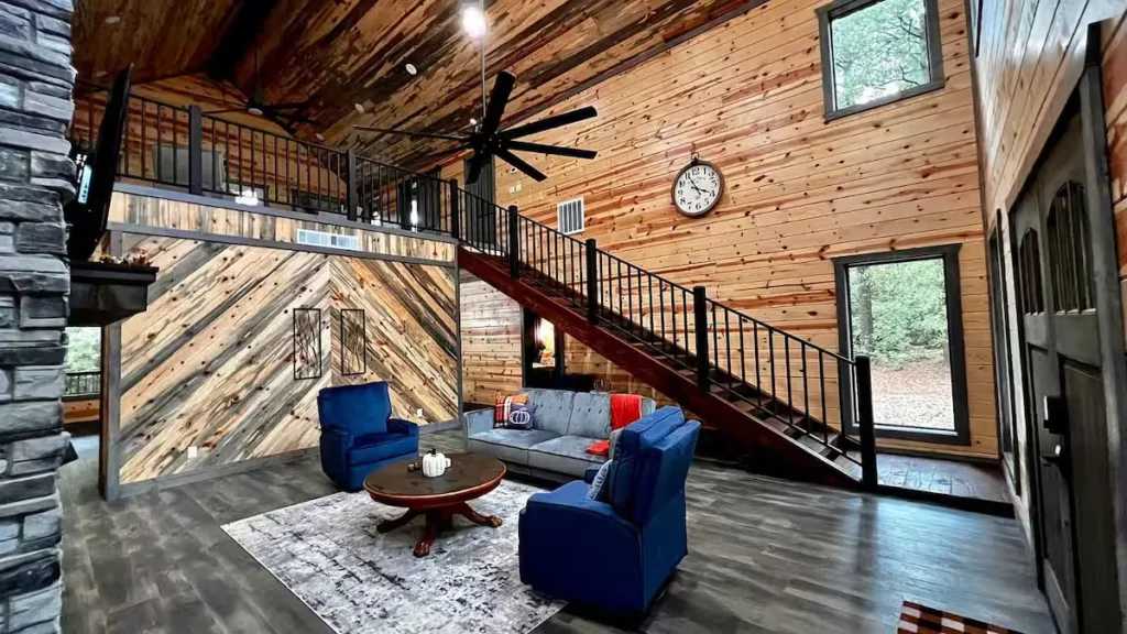 Sasquatch Sanctuary (Broken Bow, OK) - main family area