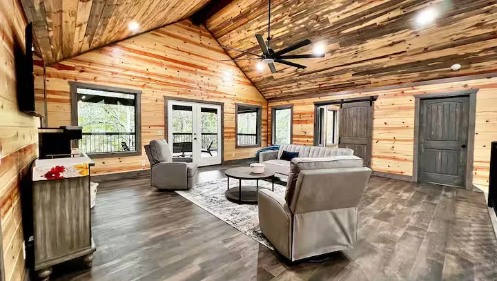 Sasquatch Sanctuary (Broken Bow, OK) - main family area