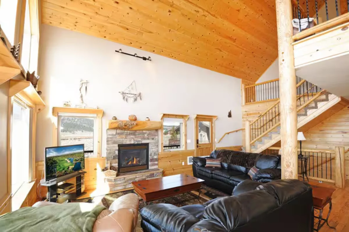 Bear Creek (YellowStone, ID) - Family Room
